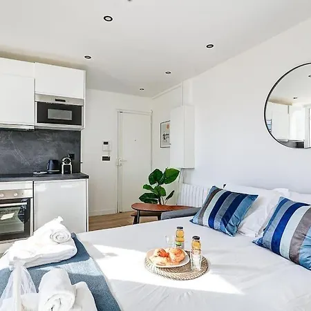 Suite Par Ici - Superbe Appartement Suresnes Exterior photo